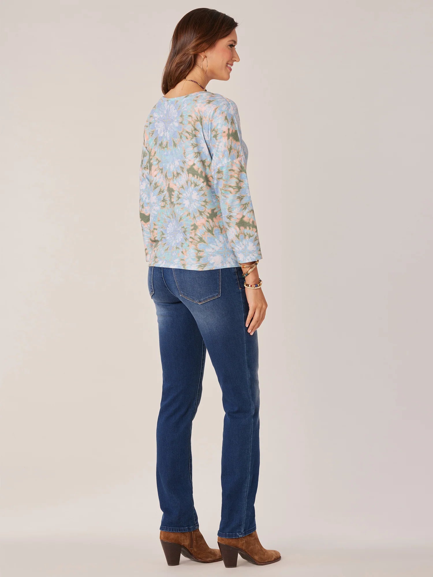 Three Quarter Sleeve Scoop Neck Twist Hem Abstract Print Knit Top